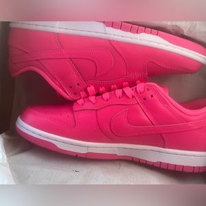 Bring new hot pink dunks